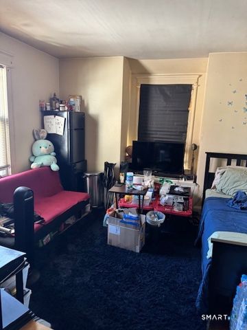 33 Monroe Street, Shelton, CT 06484