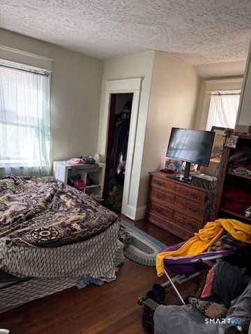 33 Monroe Street, Shelton, CT 06484