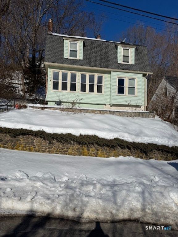 33 Monroe Street, Shelton, CT 06484