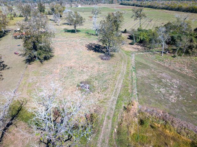 555 County Road 2089, Hardin, TX 77575