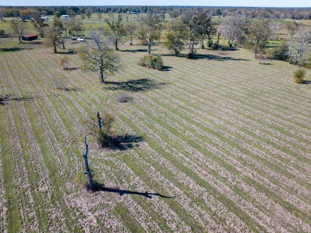 555 County Road 2089, Hardin, TX 77575