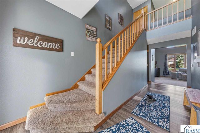 1526 Castle Drive, North Mankato, MN 56003