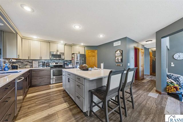1526 Castle Drive, North Mankato, MN 56003