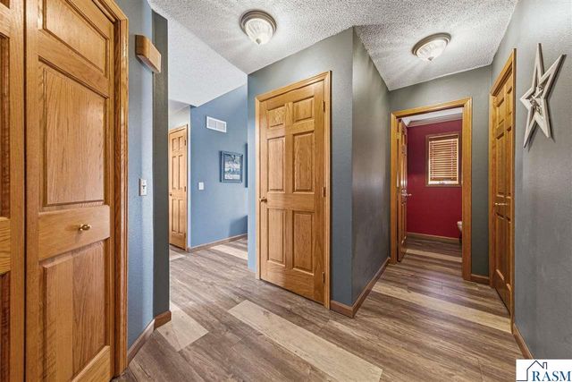 1526 Castle Drive, North Mankato, MN 56003