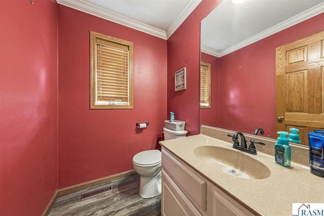 1526 Castle Drive, North Mankato, MN 56003