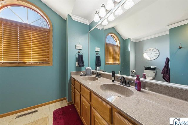 1526 Castle Drive, North Mankato, MN 56003