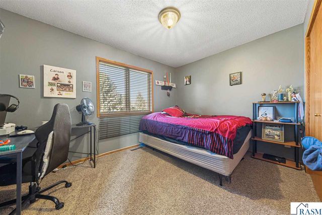 1526 Castle Drive, North Mankato, MN 56003