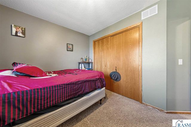 1526 Castle Drive, North Mankato, MN 56003