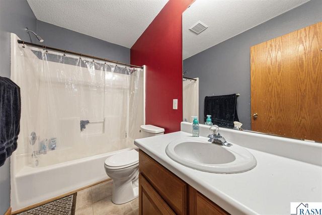 1526 Castle Drive, North Mankato, MN 56003