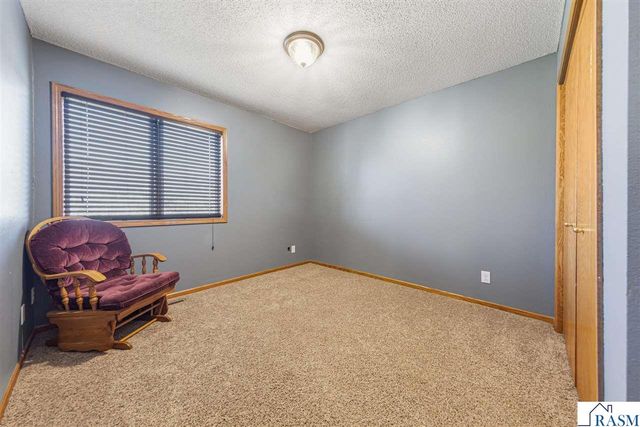 1526 Castle Drive, North Mankato, MN 56003