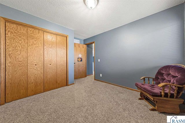 1526 Castle Drive, North Mankato, MN 56003