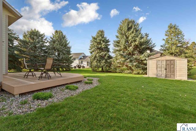 1526 Castle Drive, North Mankato, MN 56003