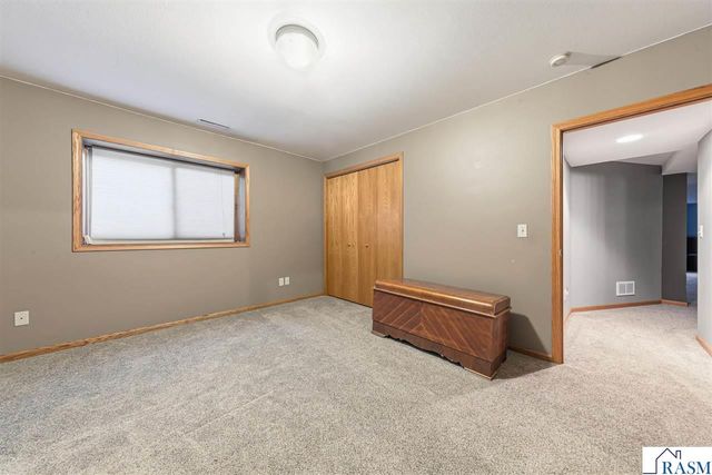 1526 Castle Drive, North Mankato, MN 56003