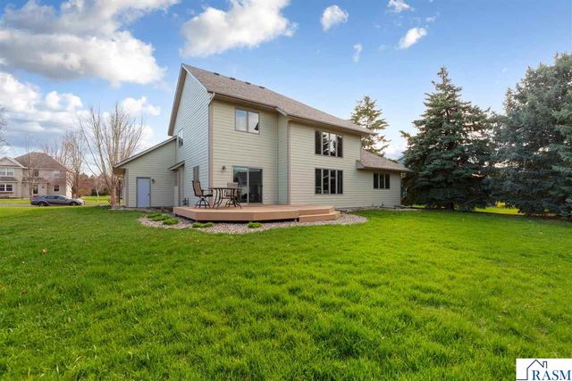 1526 Castle Drive, North Mankato, MN 56003