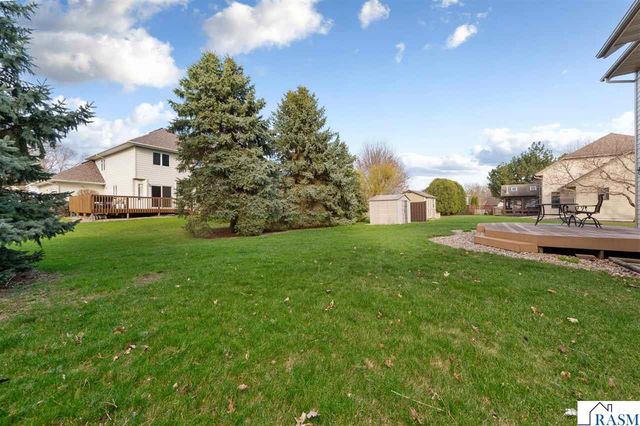 1526 Castle Drive, North Mankato, MN 56003