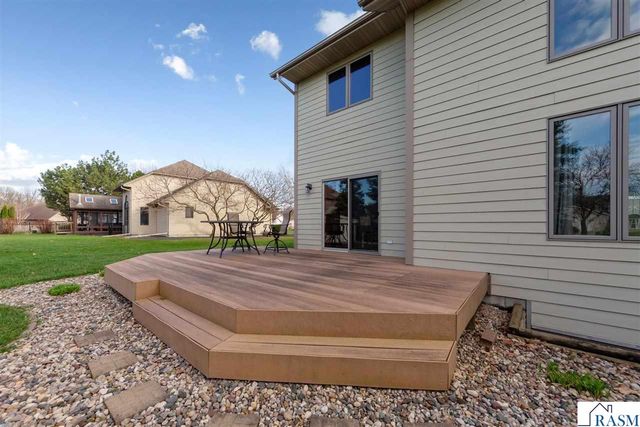 1526 Castle Drive, North Mankato, MN 56003