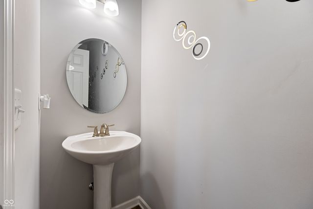 6926 Wheatley Road, Whitestown, IN 46075