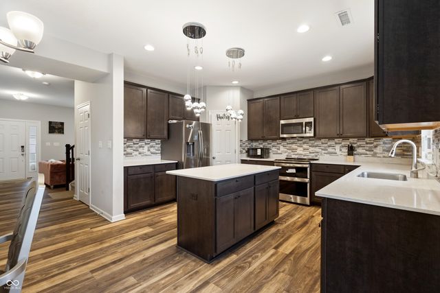 6926 Wheatley Road, Whitestown, IN 46075