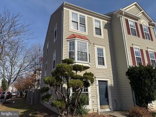 43004 BEACHALL ST, Chantilly, VA 20152