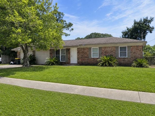103 NE Oregon Drive, Fort Walton Beach, FL 32548