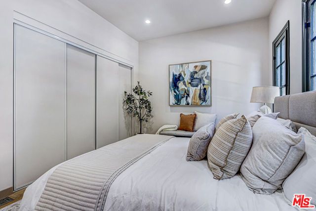 1803 S Sycamore Avenue, Los Angeles, CA 90019