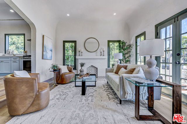 1803 S Sycamore Avenue, Los Angeles, CA 90019