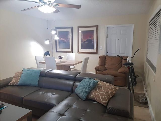 2210 Taylor Street 207, Hollywood, FL 33020