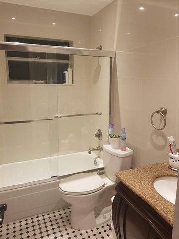 2210 Taylor Street 207, Hollywood, FL 33020