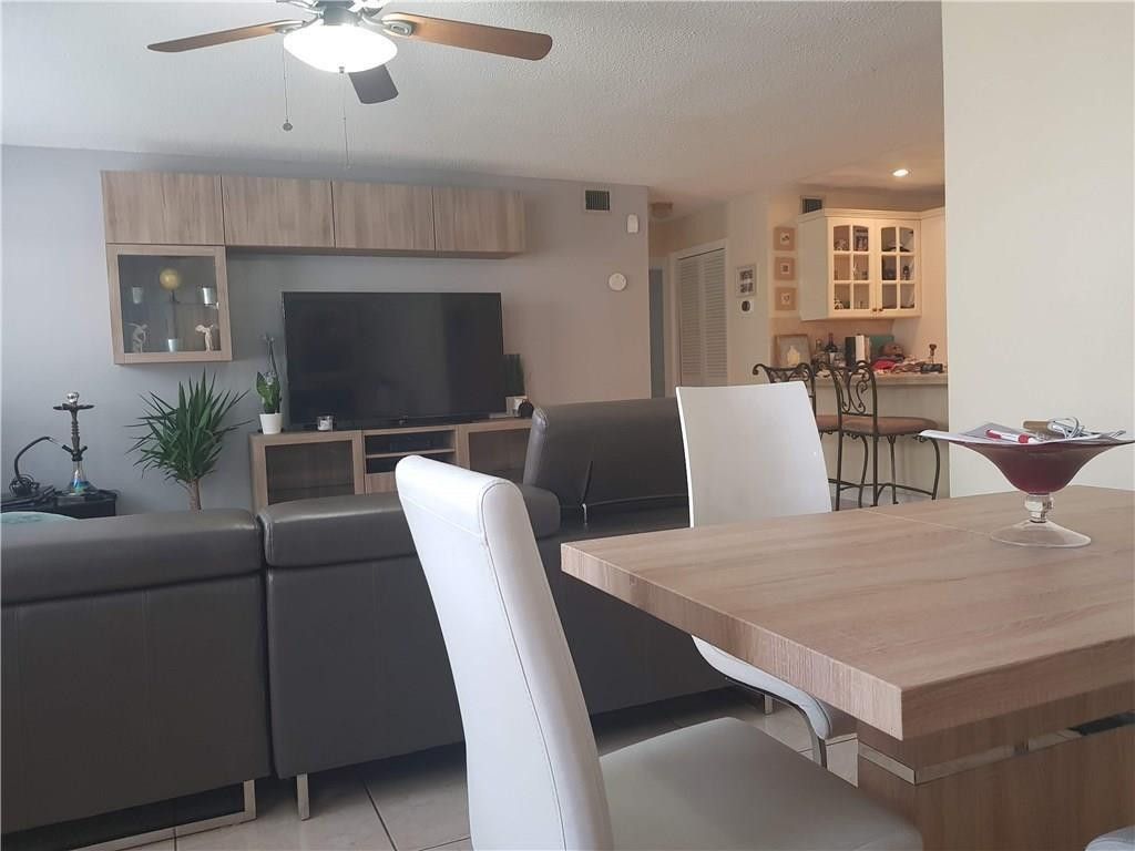 2210 Taylor Street 207, Hollywood, FL 33020