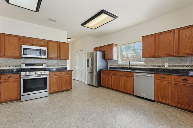 9414 Calwood Circle, Spring, TX 77379