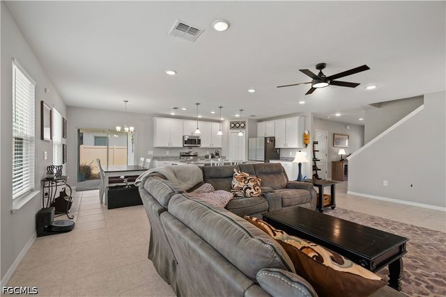8944 Cascade Price CIR, North Fort Myers, FL 33917