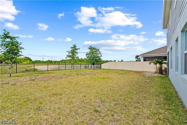 8944 Cascade Price CIR, North Fort Myers, FL 33917