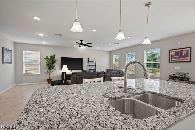 8944 Cascade Price CIR, North Fort Myers, FL 33917