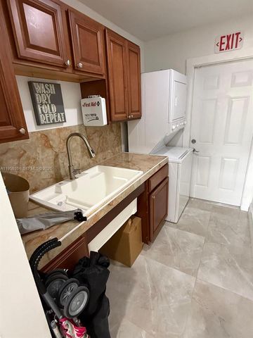 208 NW 7th St 1-2, Hallandale Beach, FL 33009