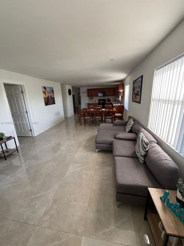 208 NW 7th St 1-2, Hallandale Beach, FL 33009