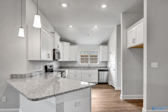 111 Ridgeland Trail, Huntsville, AL 35810