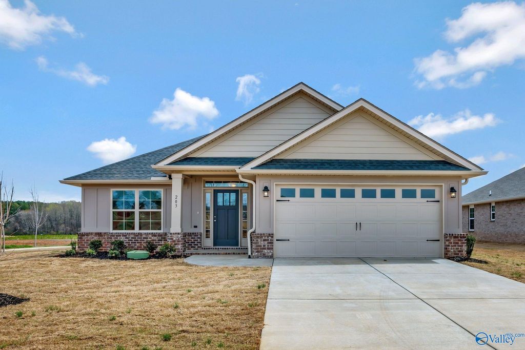 111 Ridgeland Trail, Huntsville, AL 35810