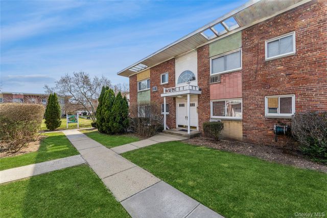 269 N Newbridge Road 2B, Levittown, NY 11756