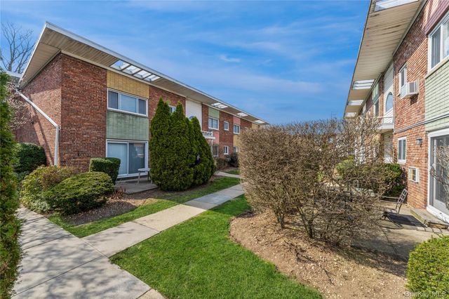 269 N Newbridge Road 2B, Levittown, NY 11756