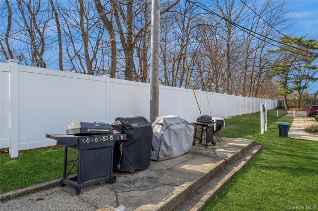 269 N Newbridge Road 2B, Levittown, NY 11756