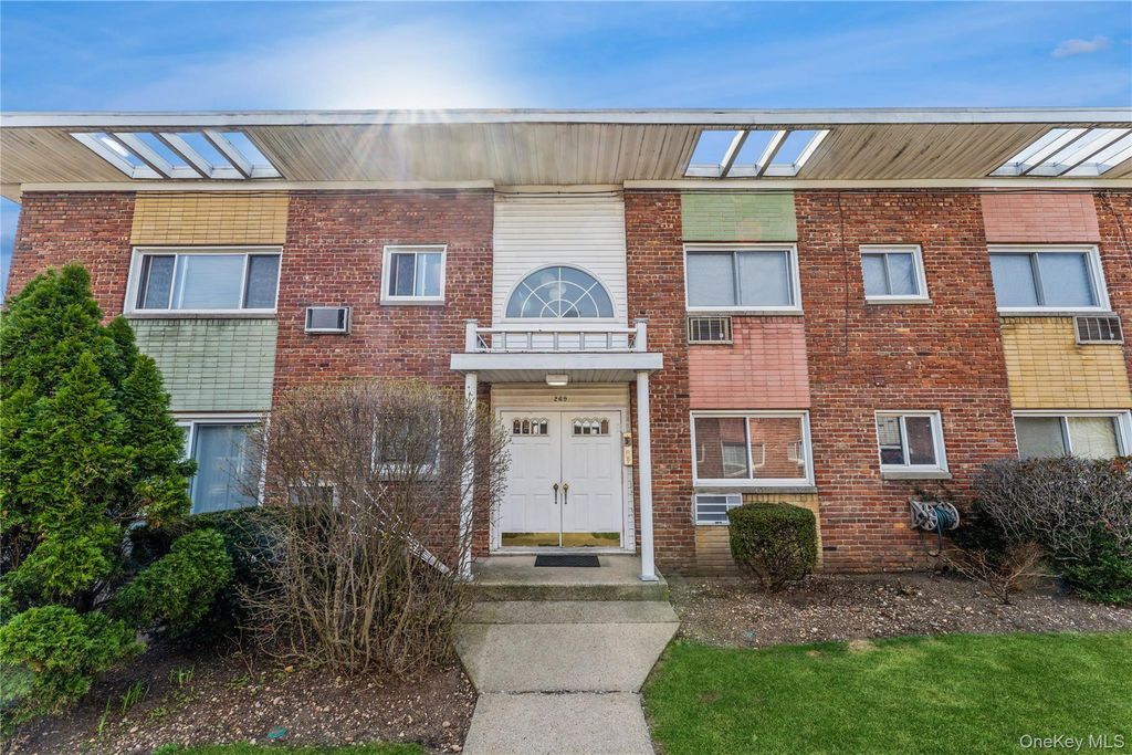 269 N Newbridge Road 2B, Levittown, NY 11756