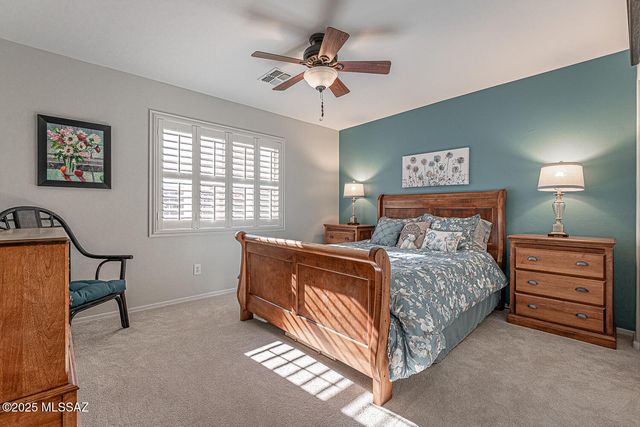 976 N Night Heron Drive, Green Valley, AZ 85614