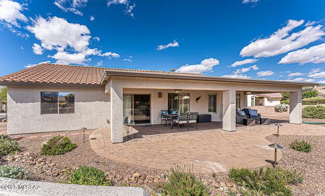 976 N Night Heron Drive, Green Valley, AZ 85614
