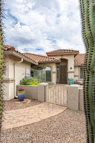 976 N Night Heron Drive, Green Valley, AZ 85614