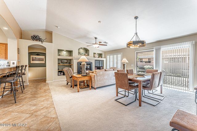 976 N Night Heron Drive, Green Valley, AZ 85614