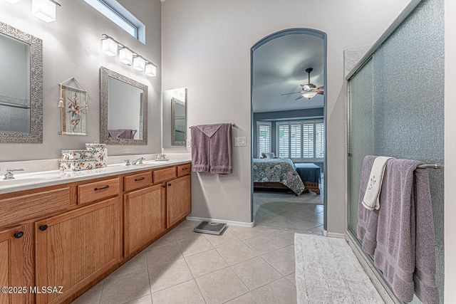 976 N Night Heron Drive, Green Valley, AZ 85614