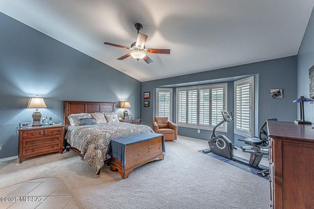 976 N Night Heron Drive, Green Valley, AZ 85614