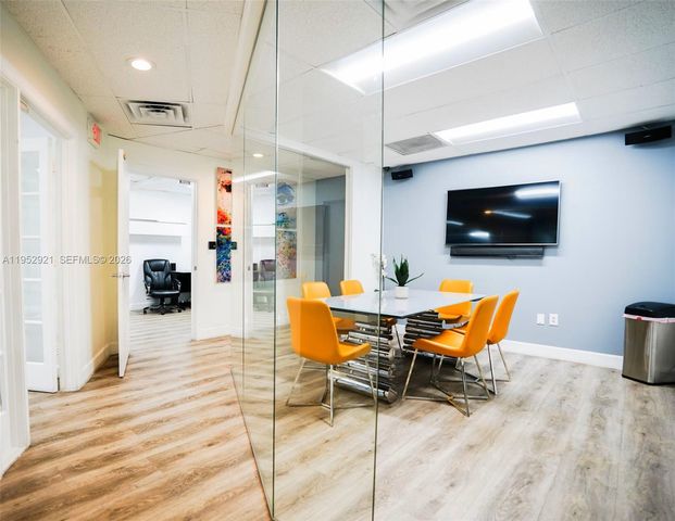 7865 NW 46th St 8, Doral, FL 33166