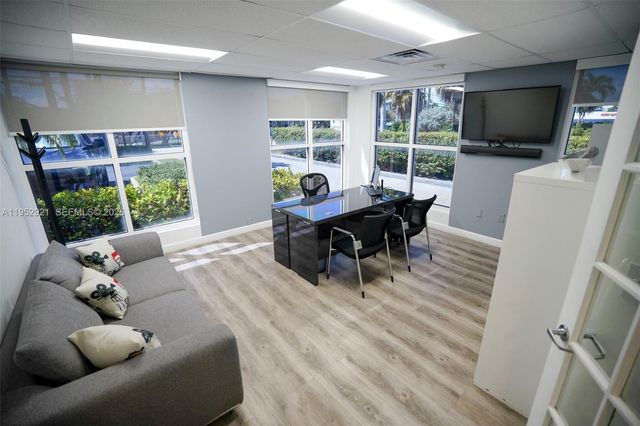 7865 NW 46th St 8, Doral, FL 33166