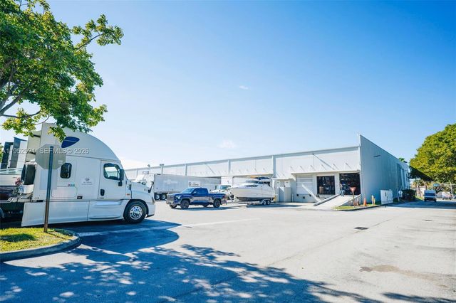 7865 NW 46th St 8, Doral, FL 33166